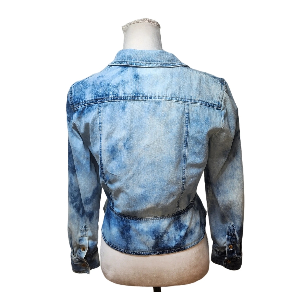 Upcycled, bleached dyed Jones NY Jean shirt w/ gold buttons. Medium - Picture 7 of 9